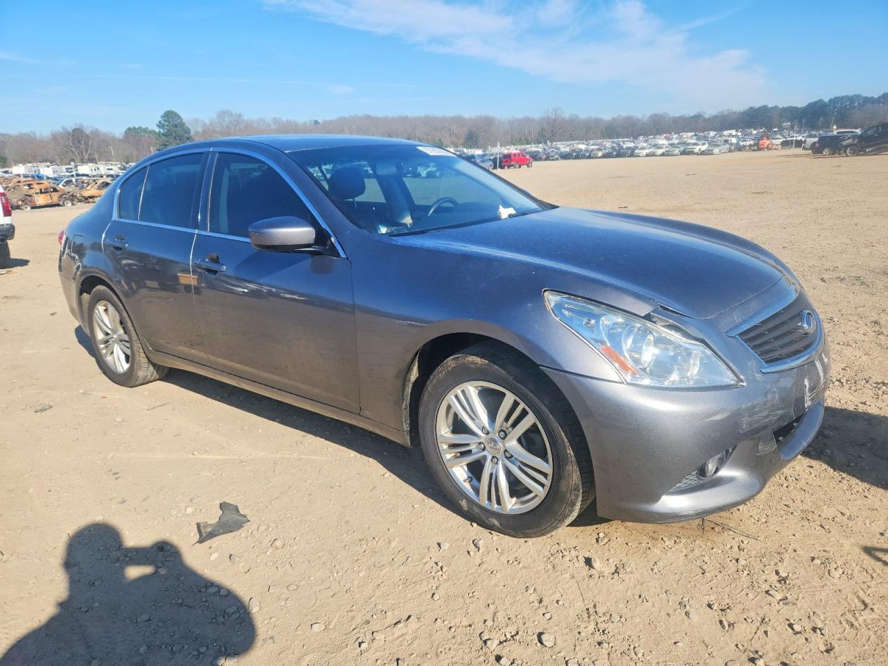2013 INFINITI G37 photo 4