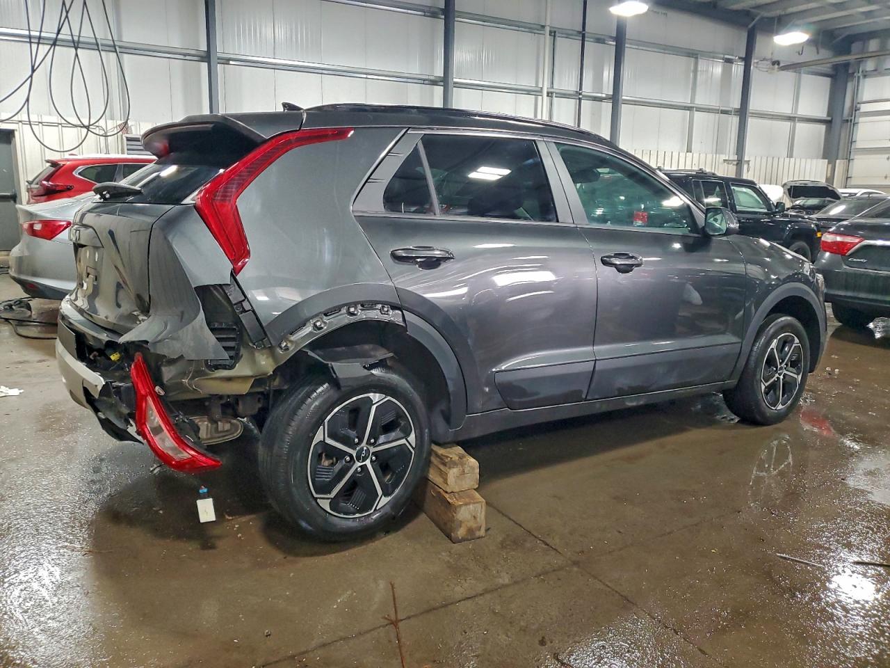 2023 KIA NIRO EX photo 3