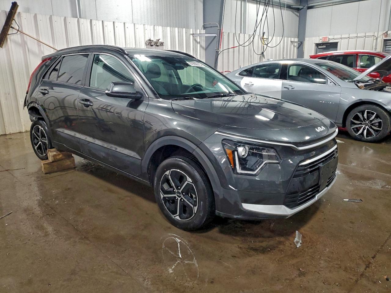 2023 KIA NIRO EX photo 4