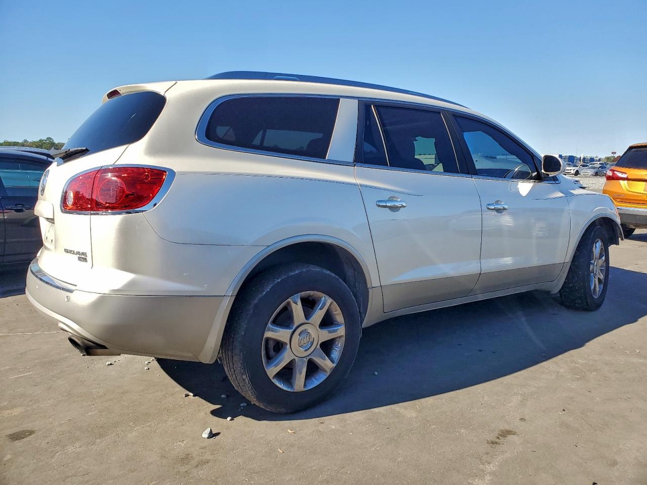 2010 BUICK ENCLAVE CXL photo 3