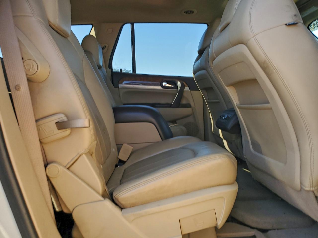 2010 BUICK ENCLAVE CXL photo 11