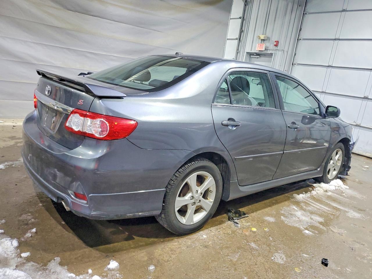 2011 TOYOTA COROLLA BASE photo 3