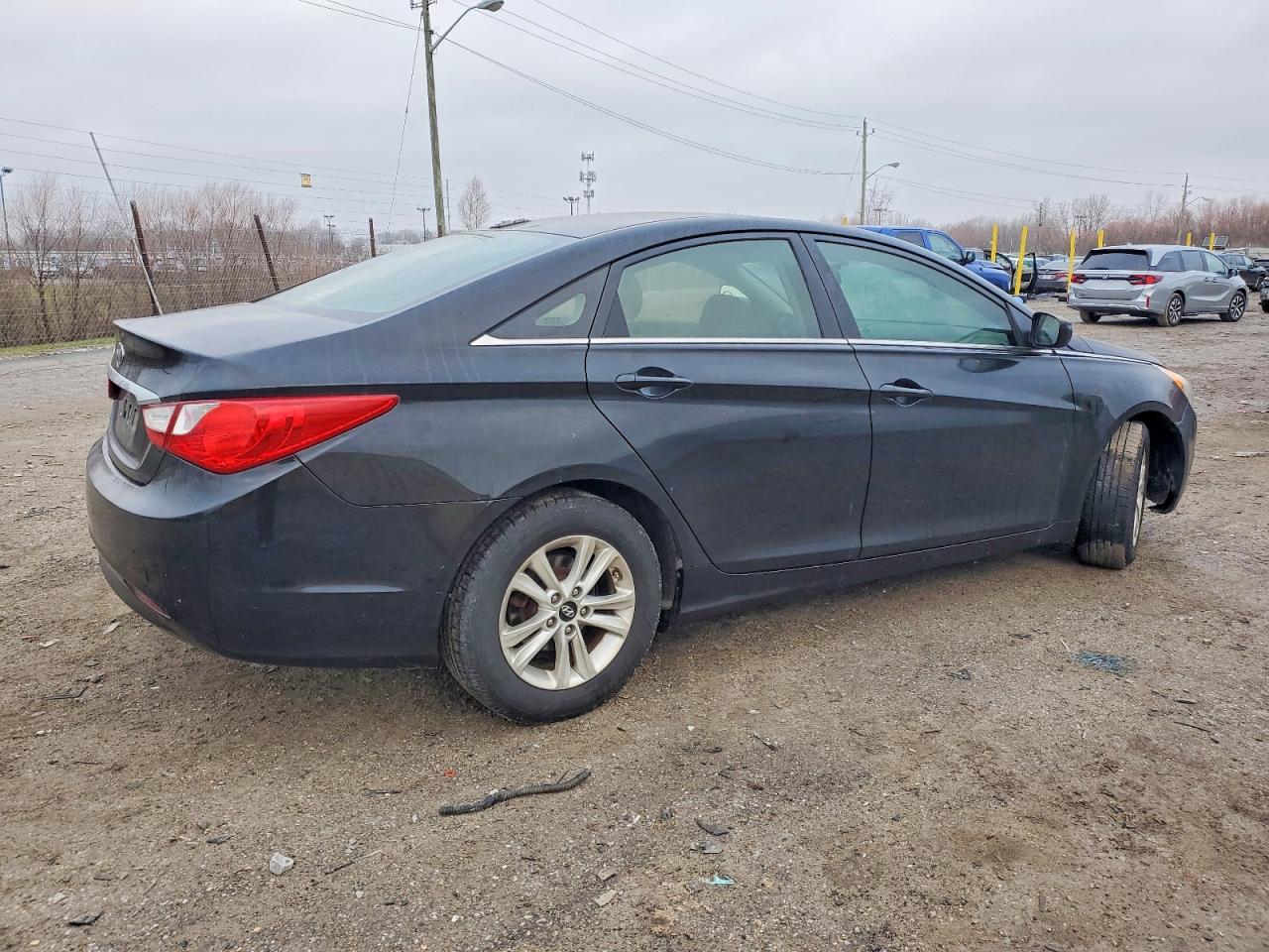 2013 HYUNDAI SONATA GLS photo 3