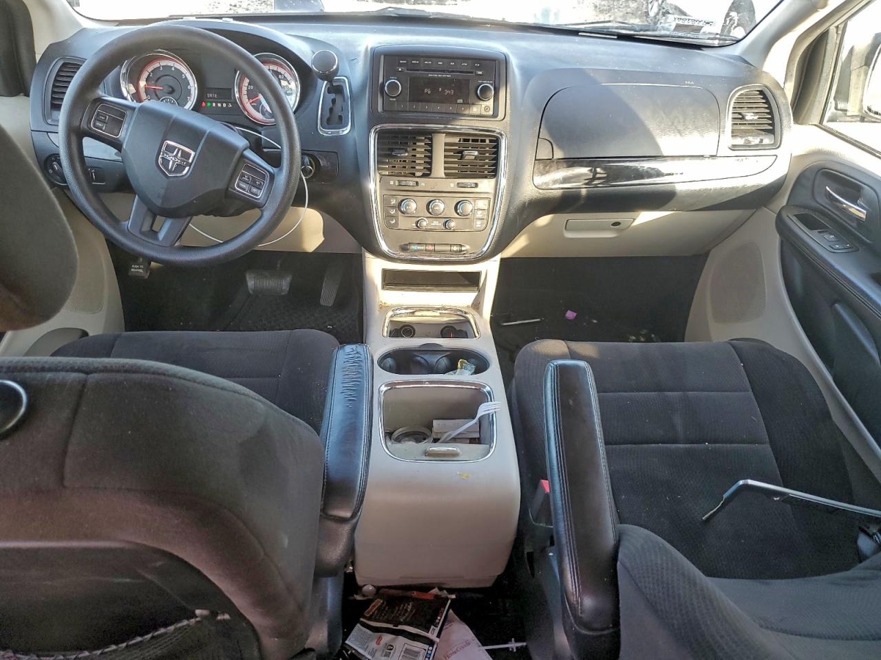 2012 DODGE GRAND CARAVAN SXT photo 8
