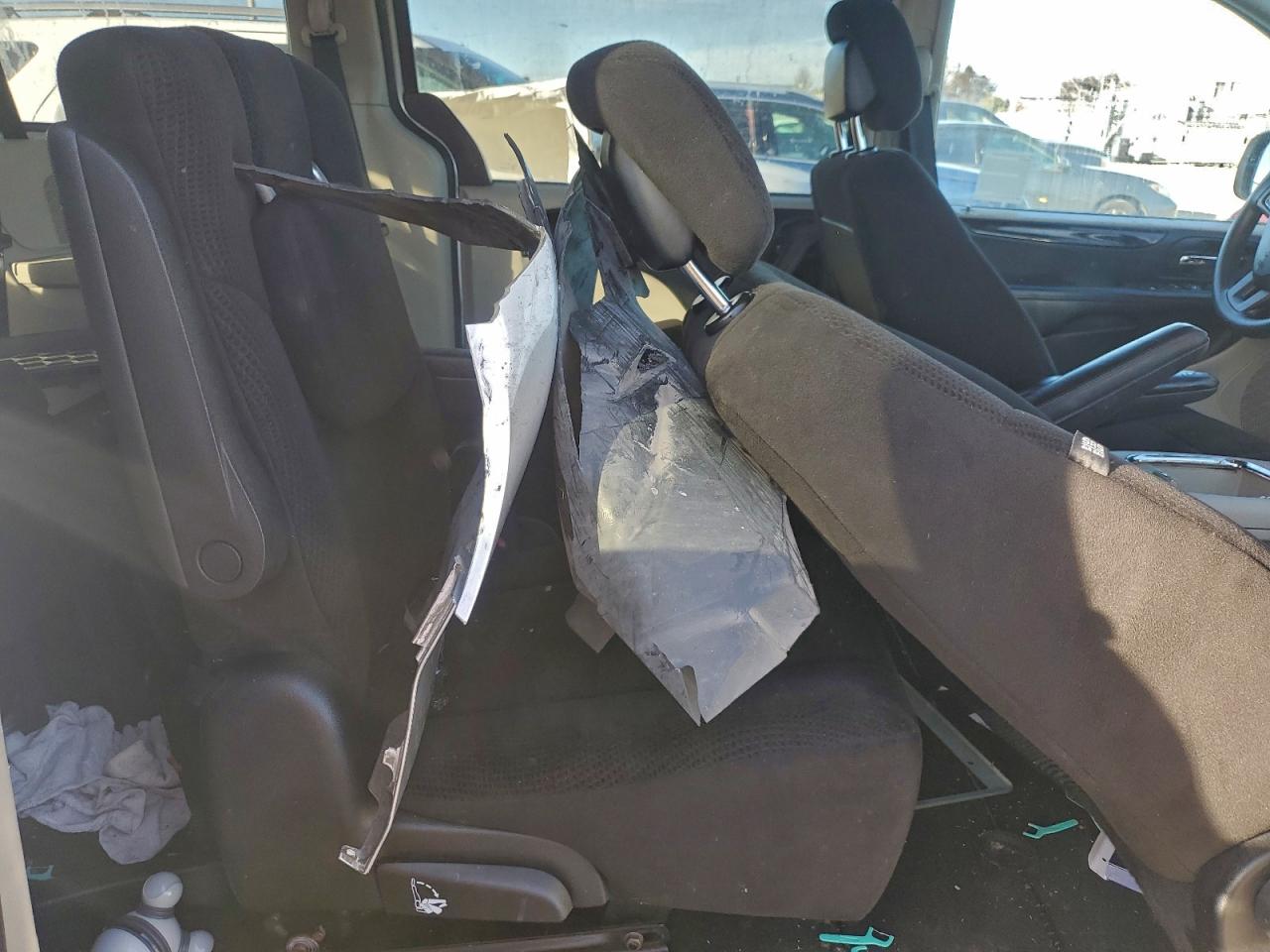 2012 DODGE GRAND CARAVAN SXT photo 11