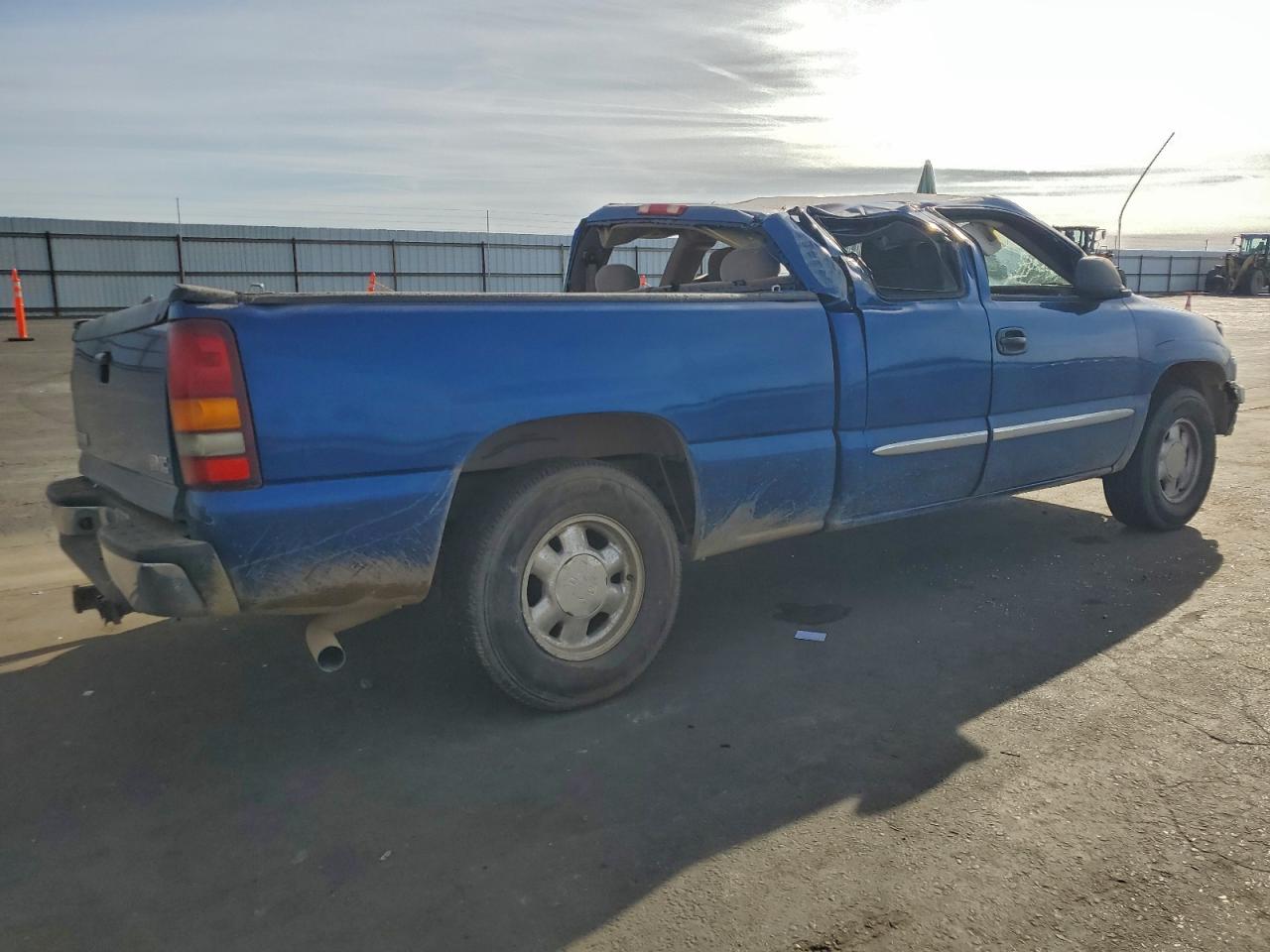 2003 GMC NEW SIERRA C1500 photo 3