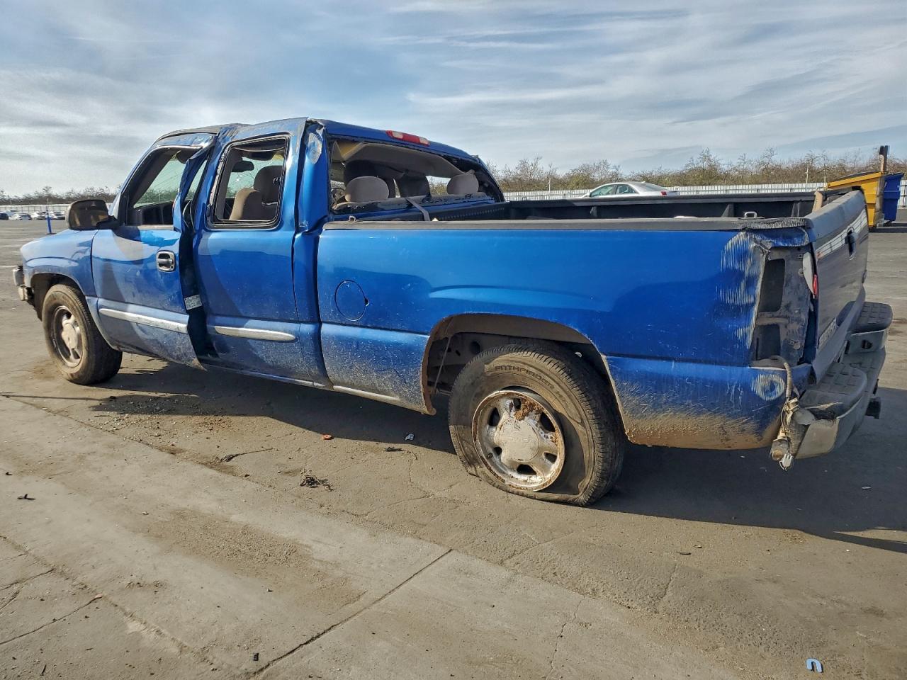 2003 GMC NEW SIERRA C1500 photo 2