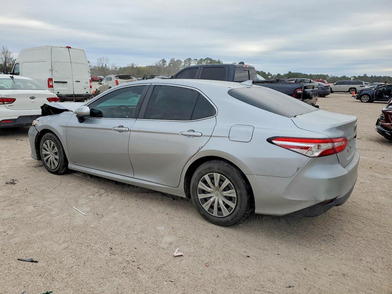 2020 TOYOTA CAMRY L photo 2