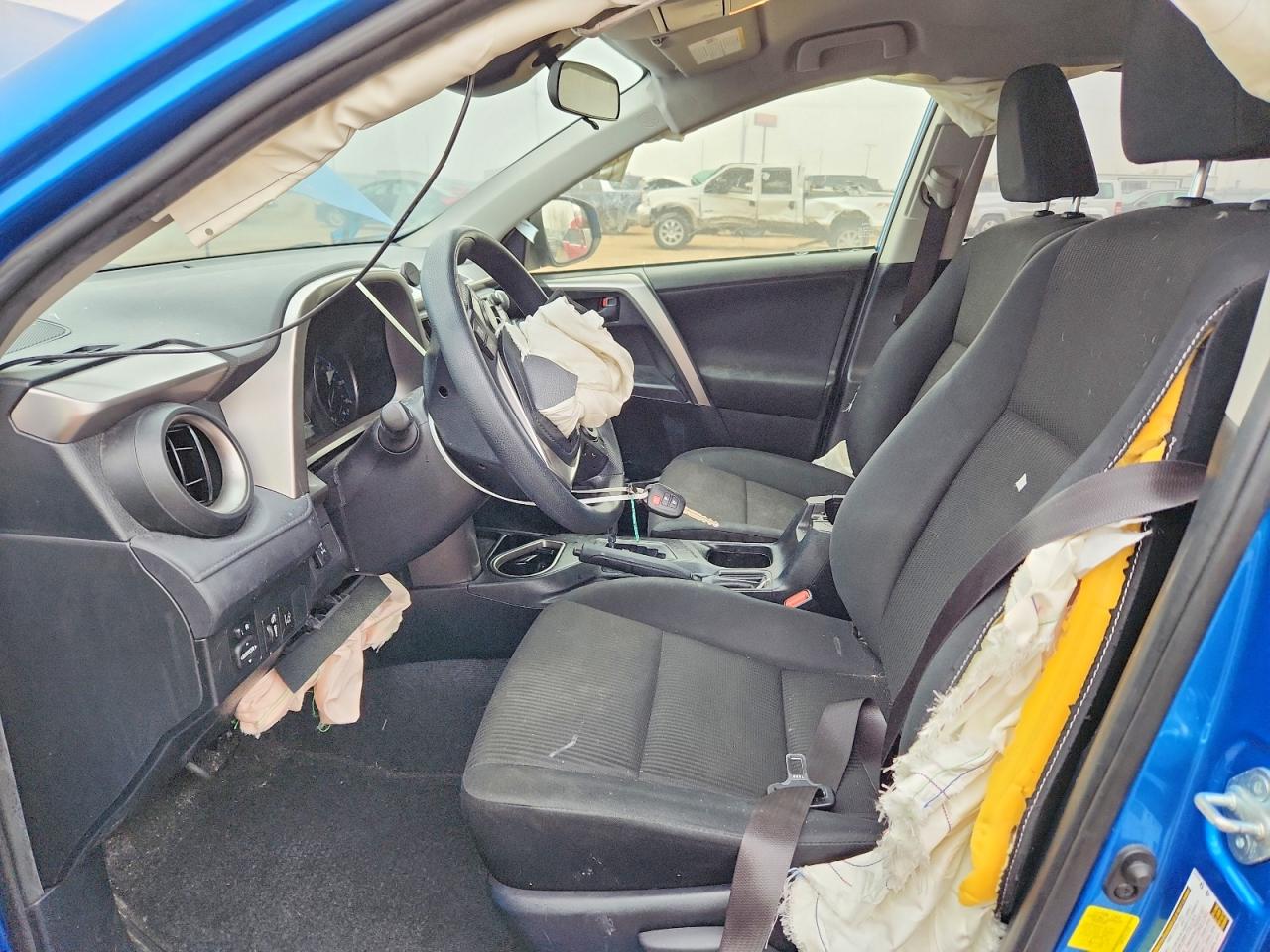 2017 TOYOTA RAV4 LE photo 7