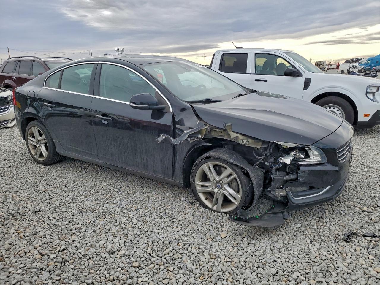2015 VOLVO S60 PREMIER photo 4