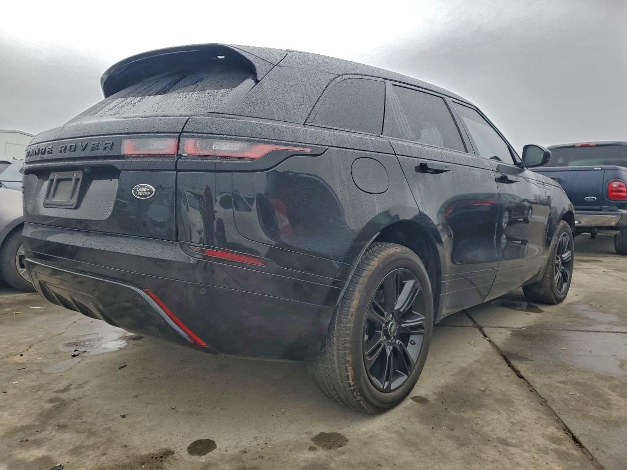2020 LAND ROVER RANGE ROVER VELAR R-DYNAMIC S photo 3