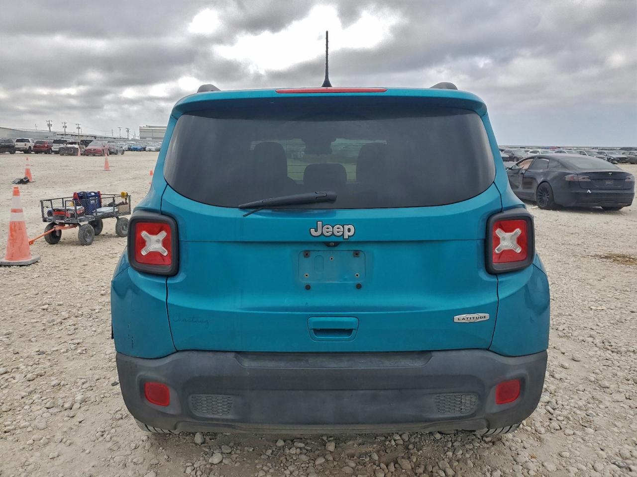 2019 JEEP RENEGADE LATITUDE photo 6