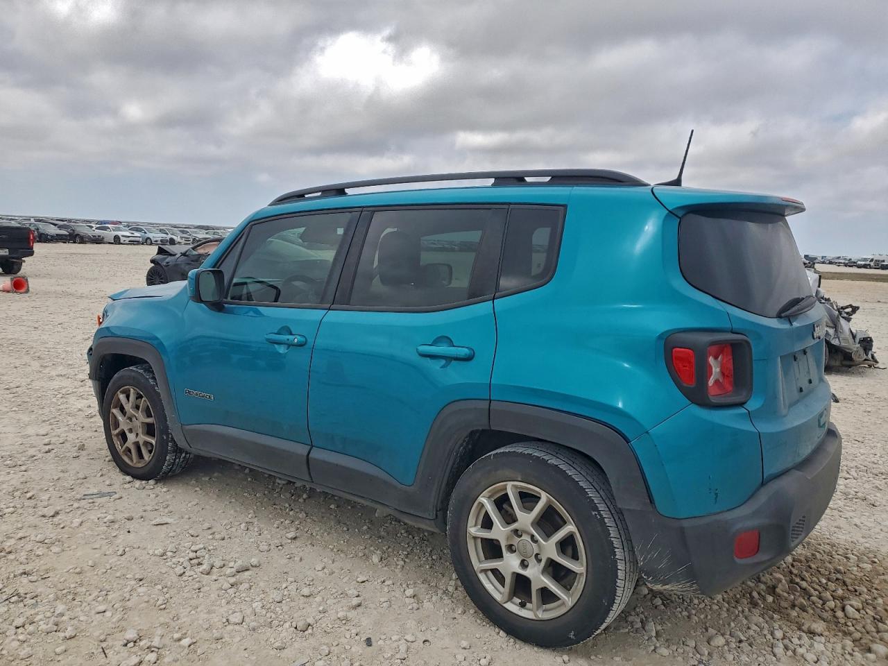 2019 JEEP RENEGADE LATITUDE photo 2
