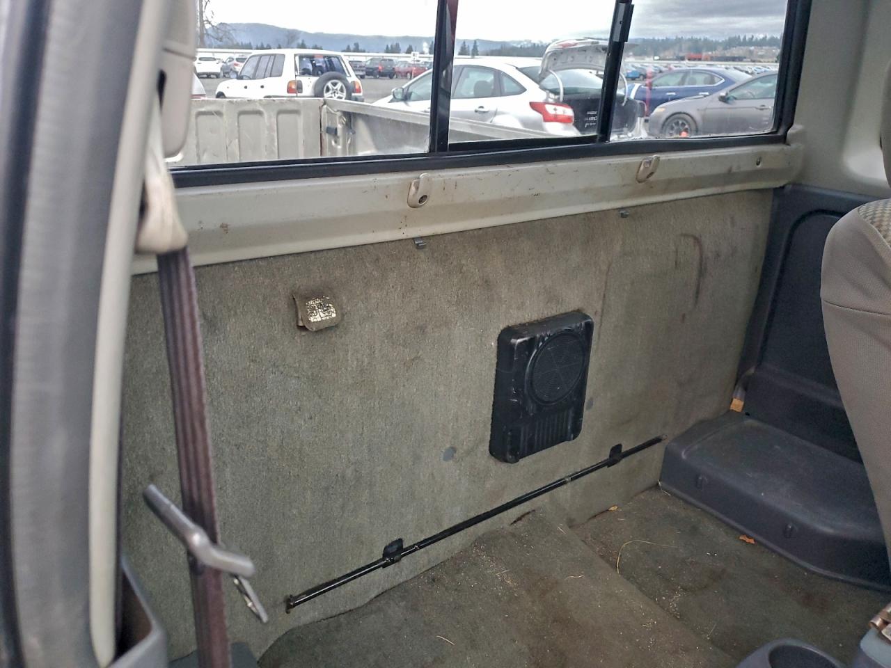 2001 NISSAN FRONTIER KING CAB XE photo 10