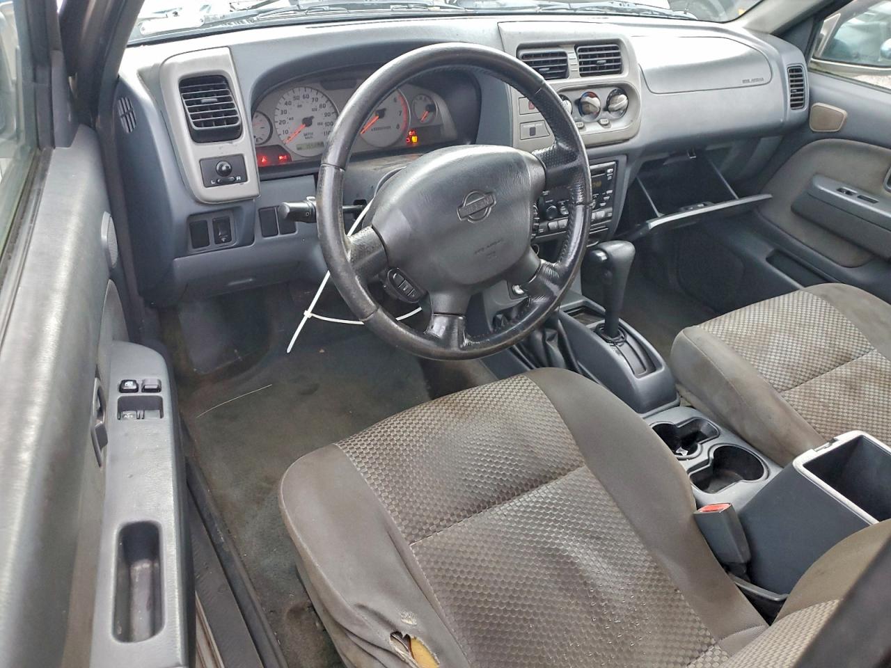 2001 NISSAN FRONTIER KING CAB XE photo 8