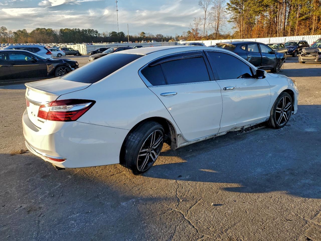 2017 HONDA ACCORD SPORT photo 3