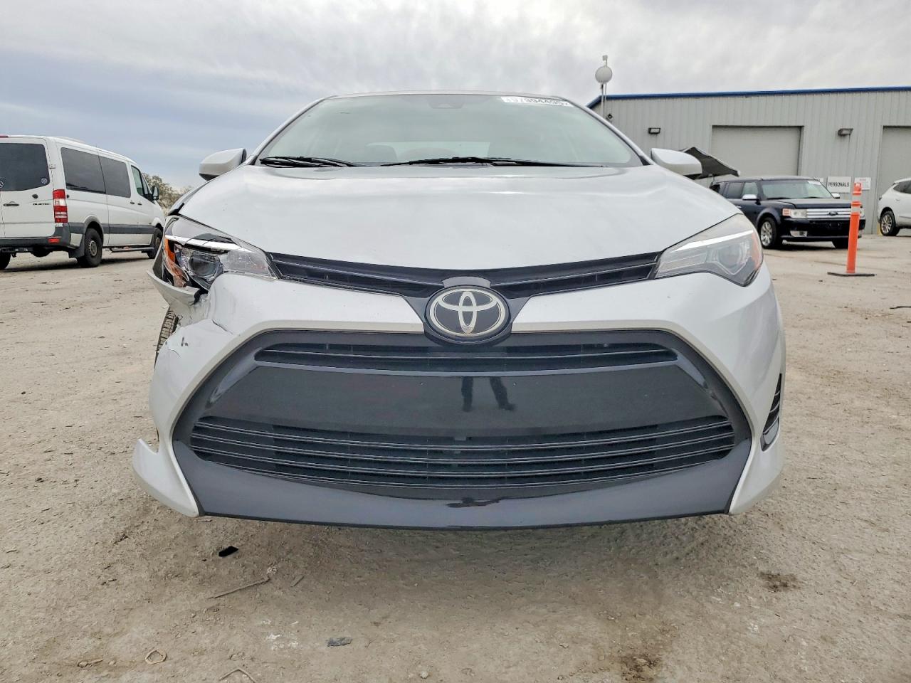 2017 TOYOTA COROLLA L photo 5