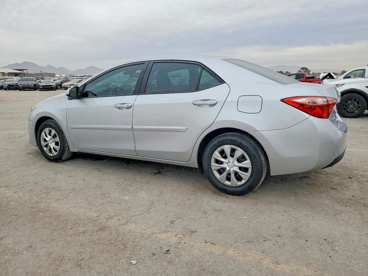 2017 TOYOTA COROLLA L photo 2