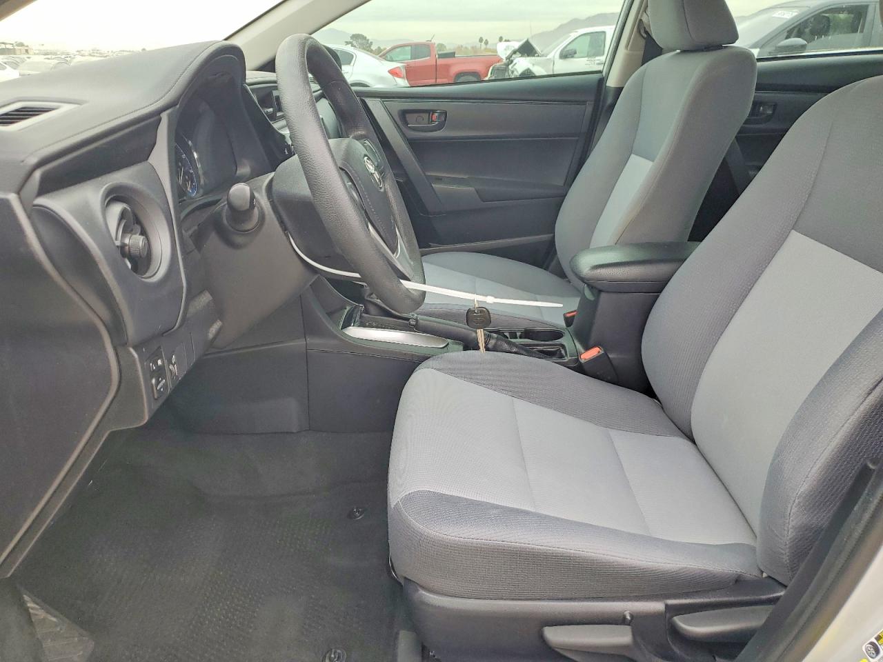 2017 TOYOTA COROLLA L photo 7