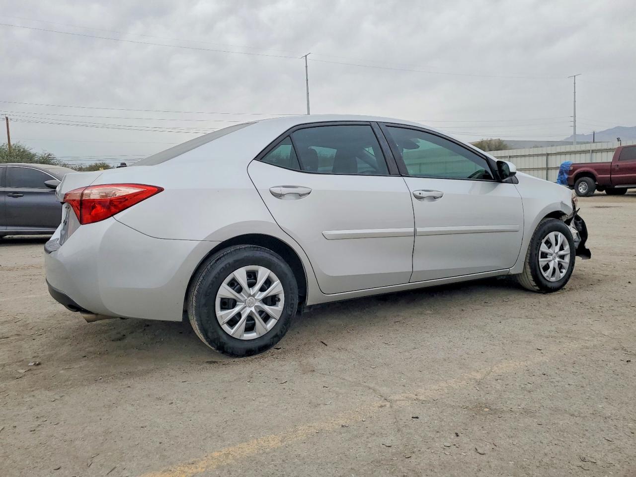 2017 TOYOTA COROLLA L photo 3