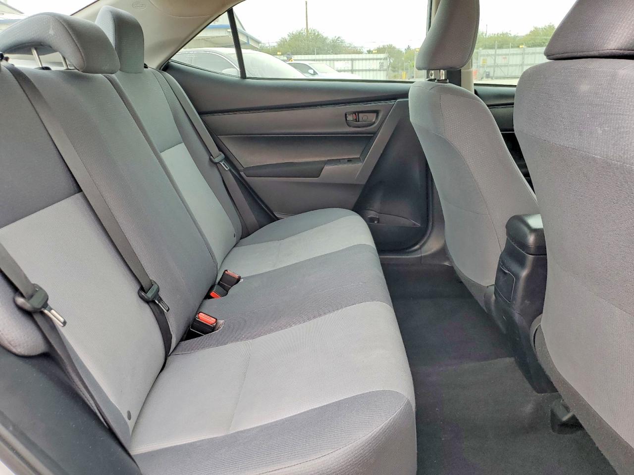 2017 TOYOTA COROLLA L photo 10