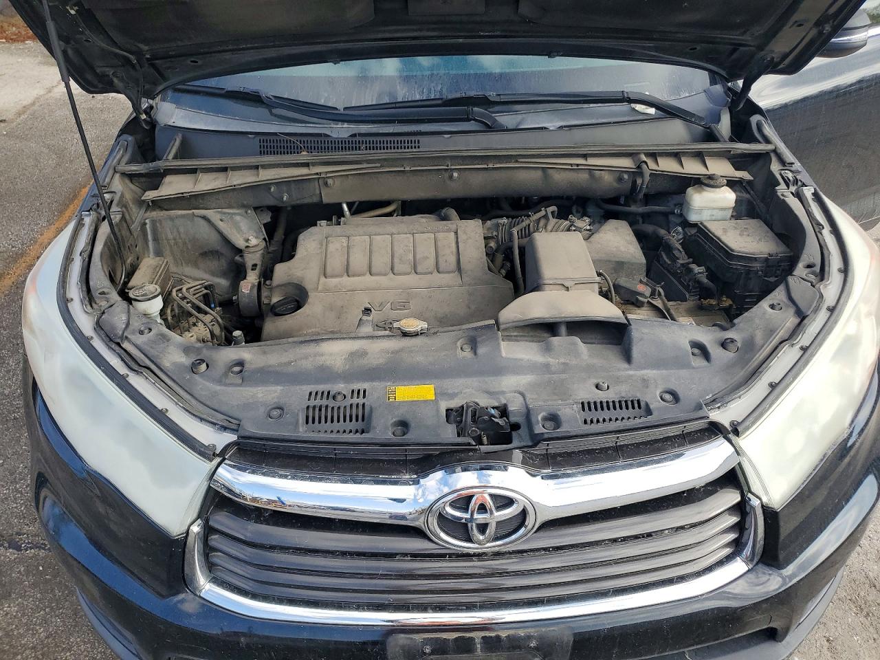 2014 TOYOTA HIGHLANDER LE photo 12