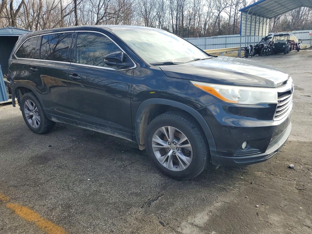 2014 TOYOTA HIGHLANDER LE photo 4