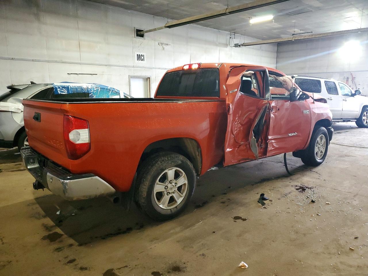 2018 TOYOTA TUNDRA DOUBLE CAB SR photo 3
