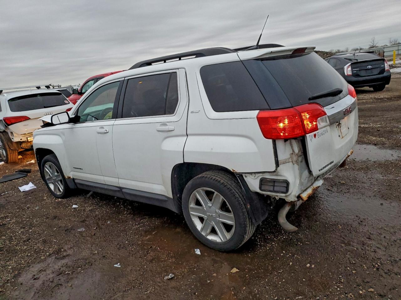 2011 GMC TERRAIN SLT photo 2