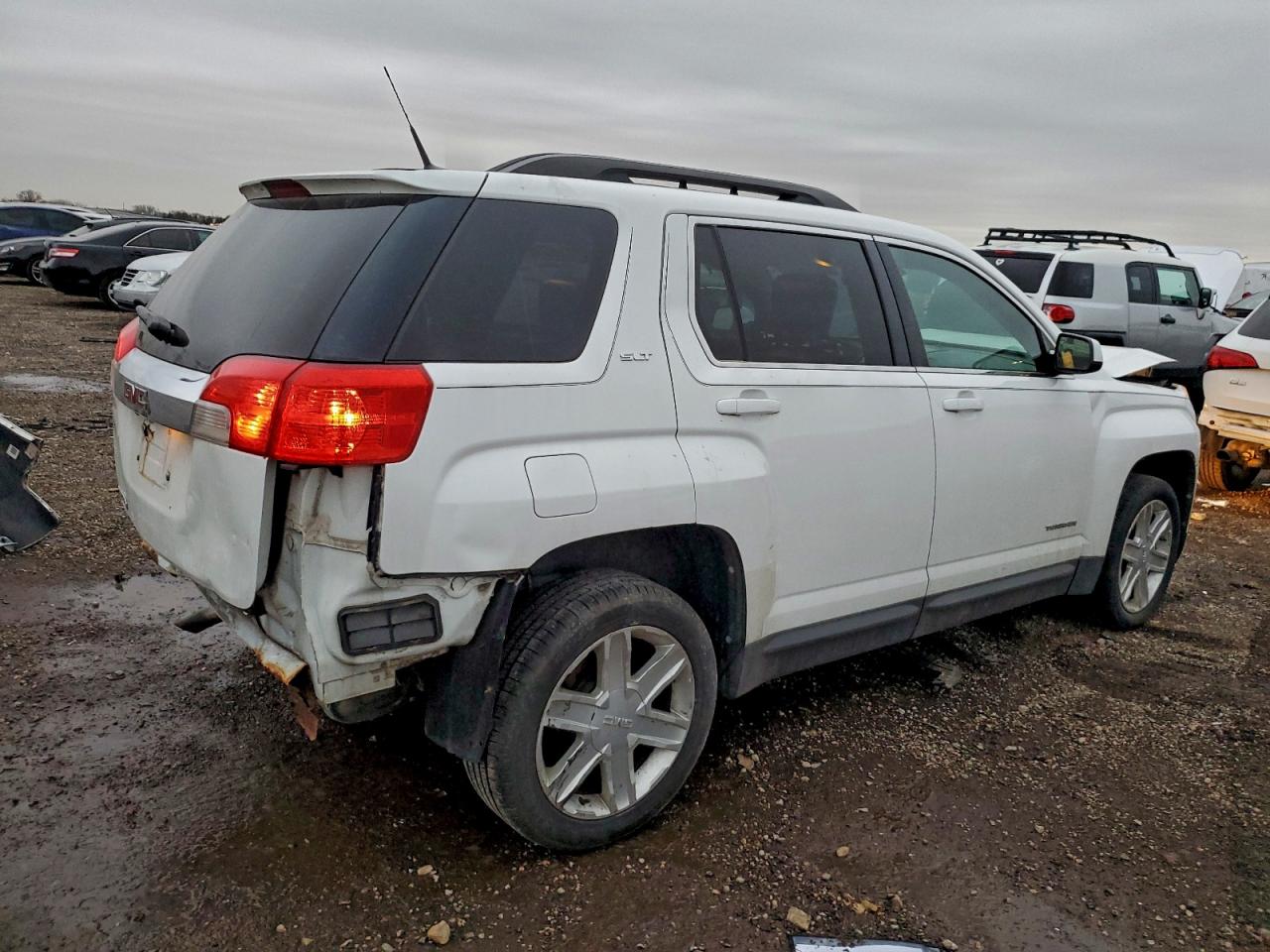 2011 GMC TERRAIN SLT photo 3