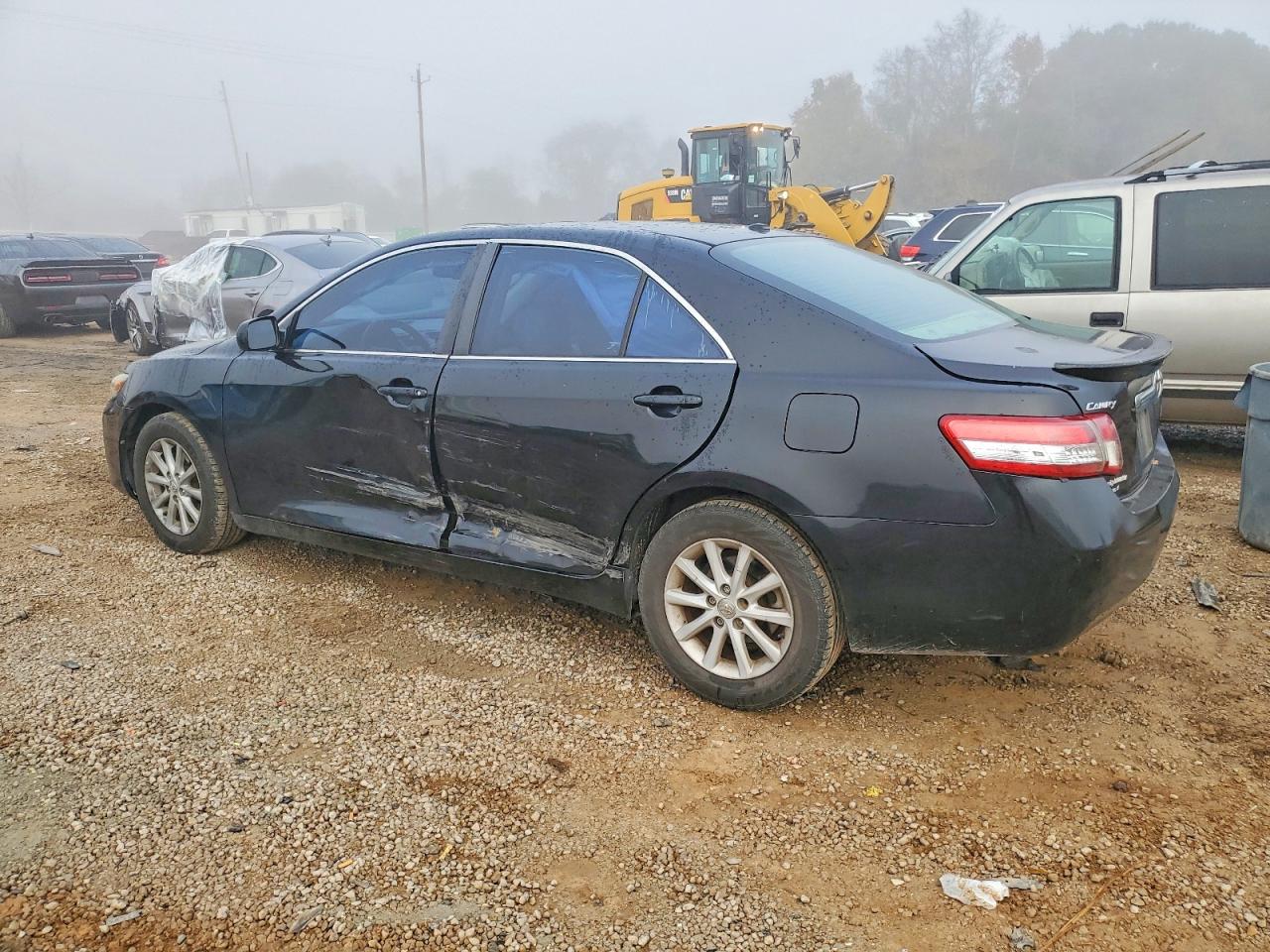 2011 TOYOTA CAMRY BASE photo 2