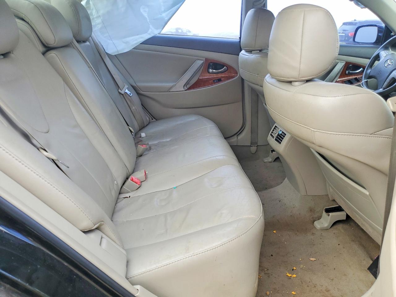 2011 TOYOTA CAMRY BASE photo 10