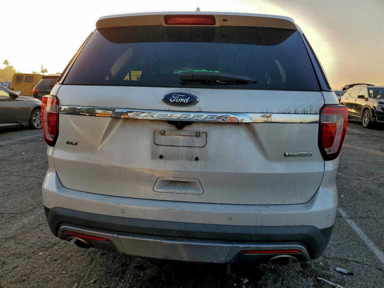 2016 FORD EXPLORER XLT photo 6