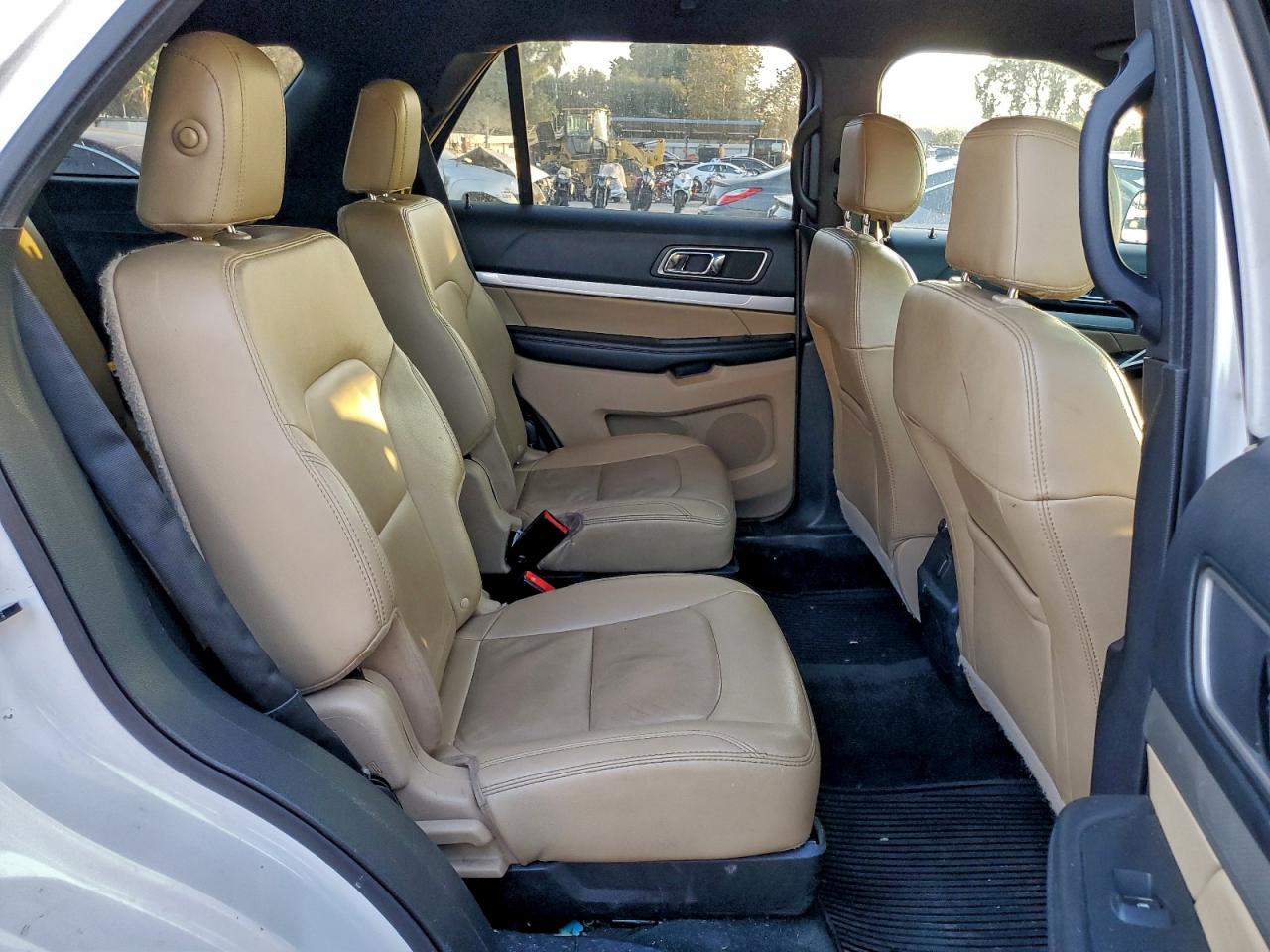 2016 FORD EXPLORER XLT photo 11