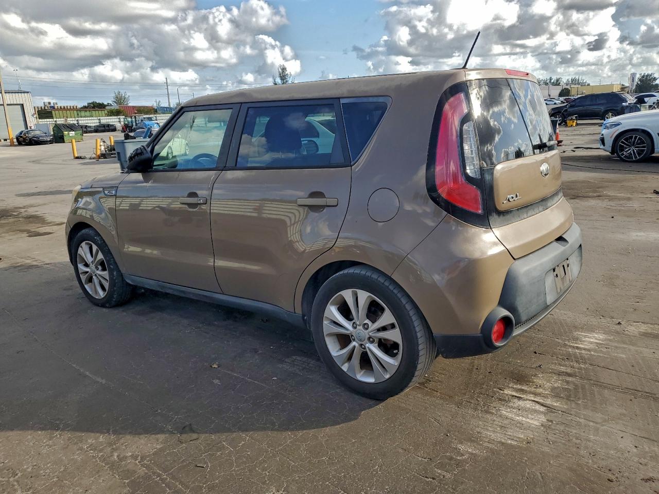 2015 KIA SOUL + photo 2