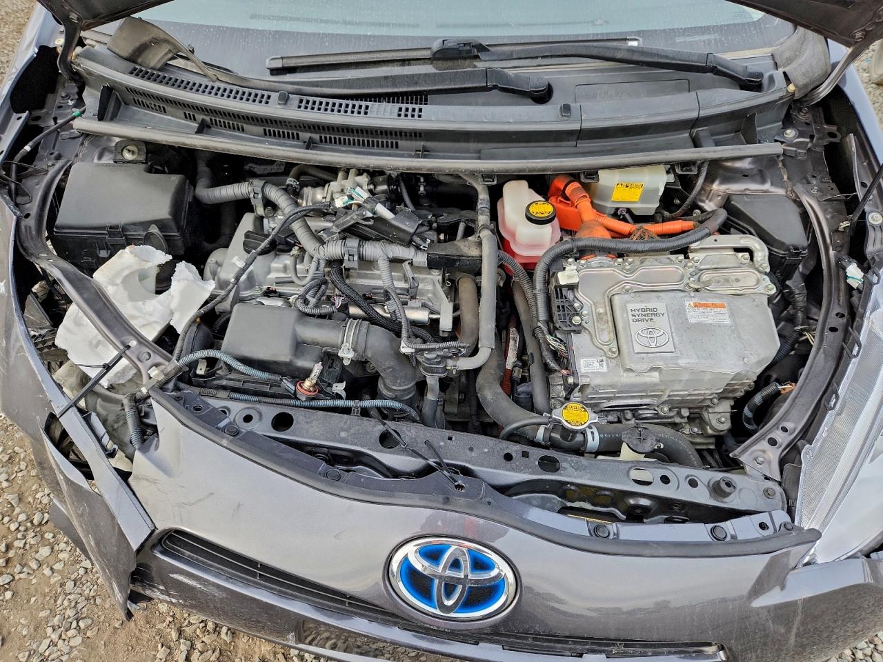 2014 TOYOTA PRIUS C photo 11