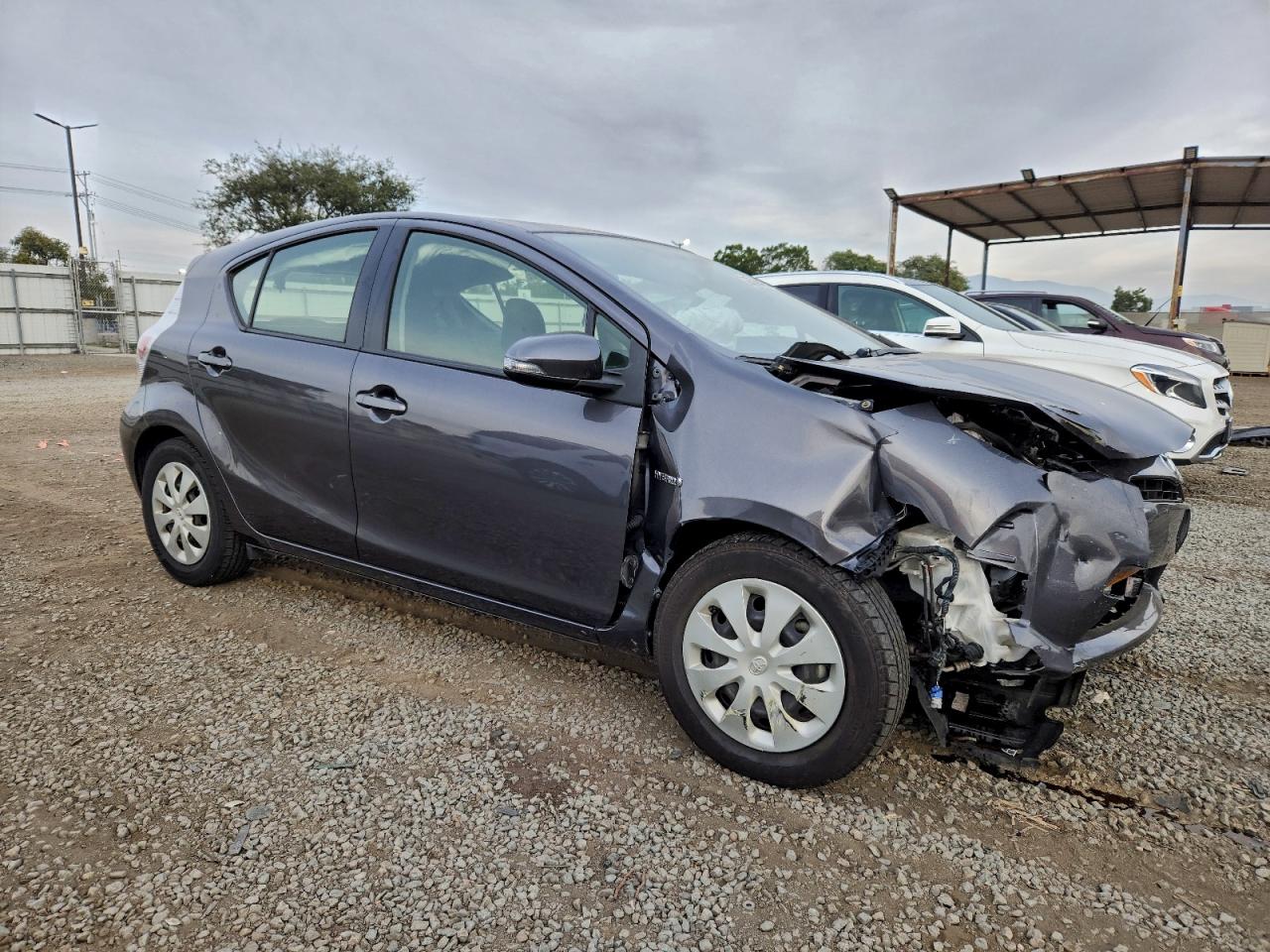 2014 TOYOTA PRIUS C photo 4