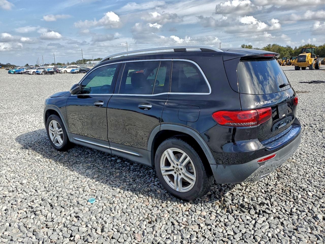 2020 MERCEDES-BENZ GLB 250 photo 2