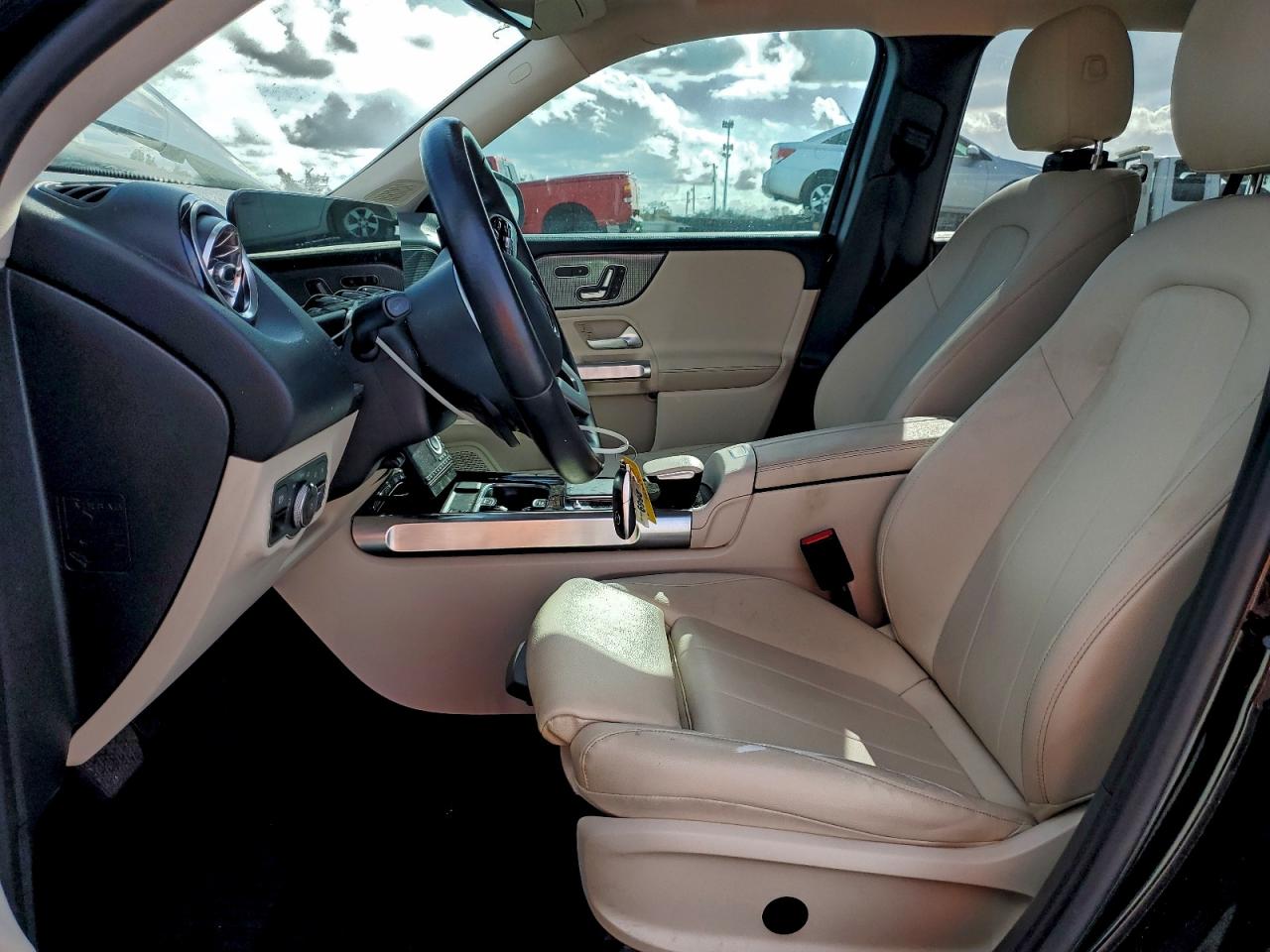 2020 MERCEDES-BENZ GLB 250 photo 7