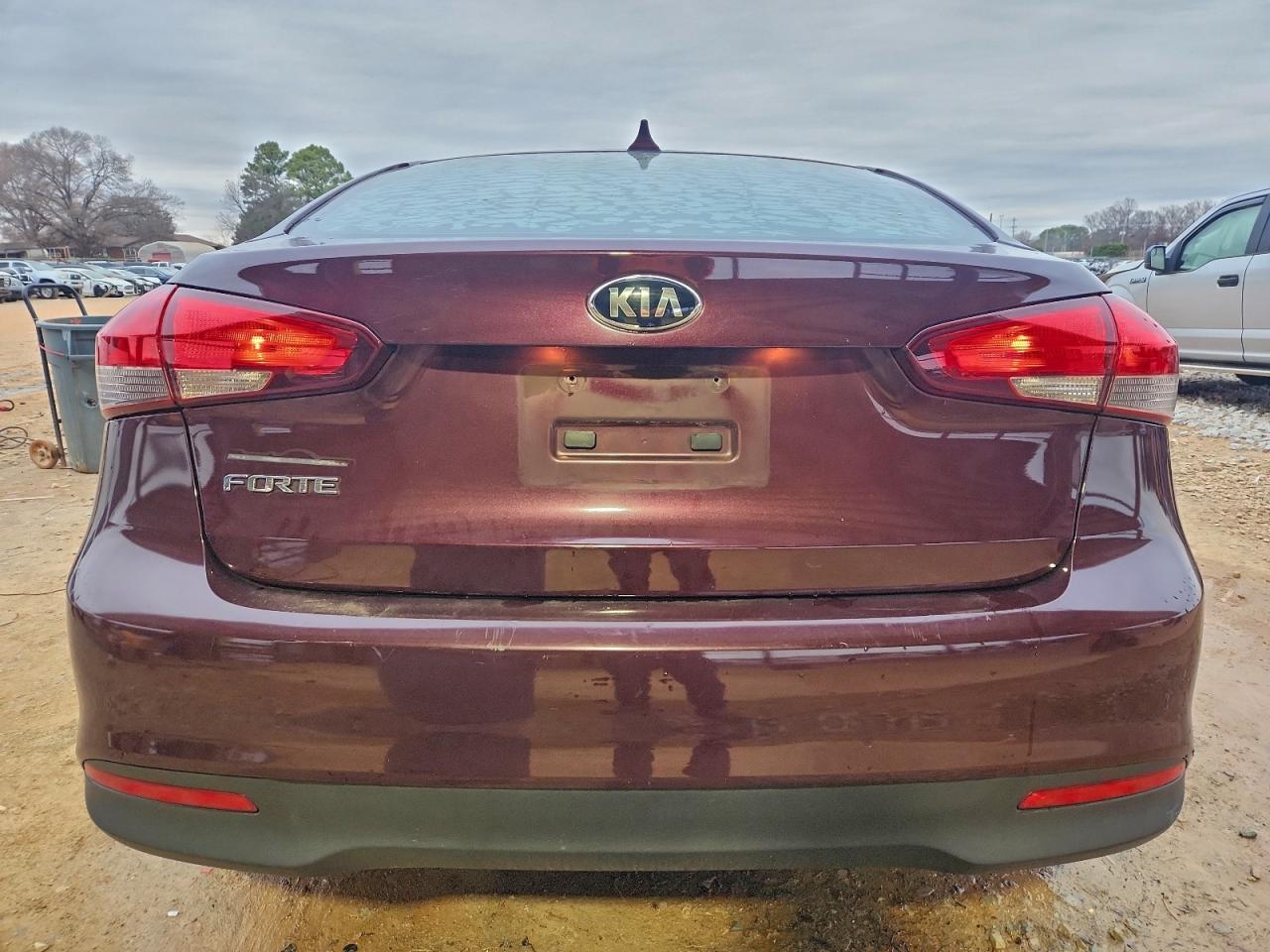 2017 KIA FORTE LX photo 6