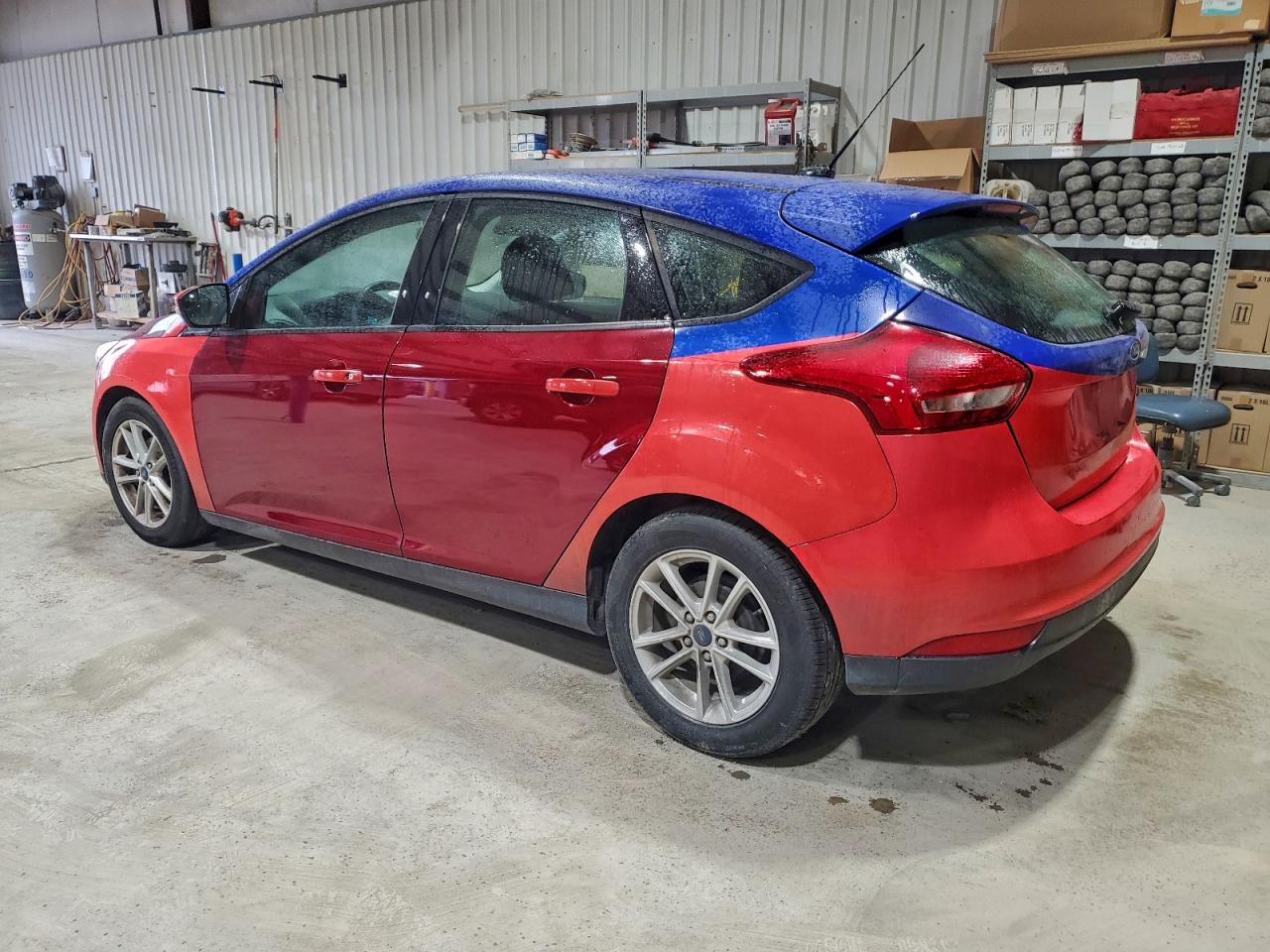 2017 FORD FOCUS SE photo 2