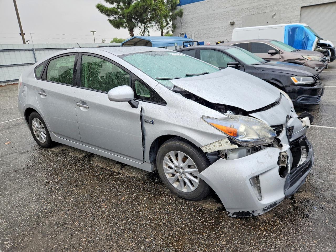 2014 TOYOTA PRIUS PLUG-IN photo 4