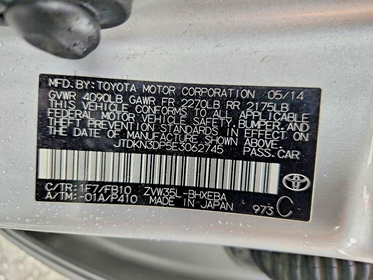 2014 TOYOTA PRIUS PLUG-IN photo 12
