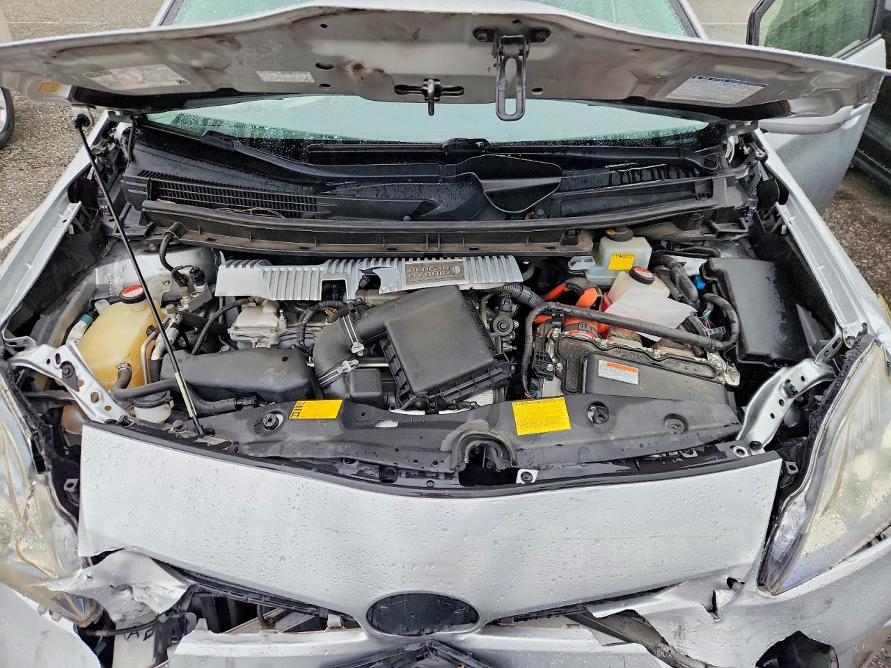 2014 TOYOTA PRIUS PLUG-IN photo 11