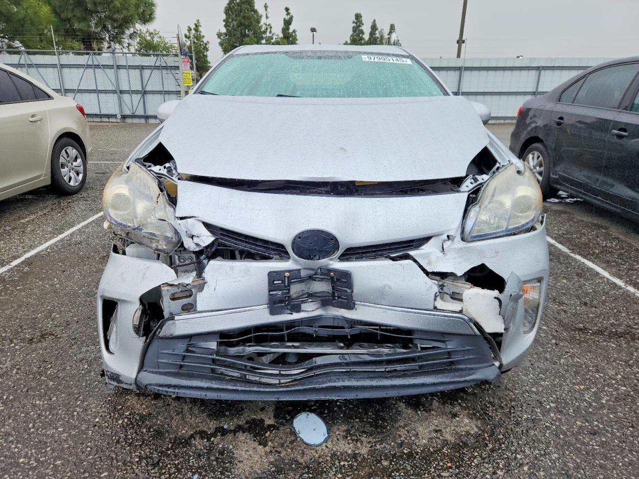 2014 TOYOTA PRIUS PLUG-IN photo 5