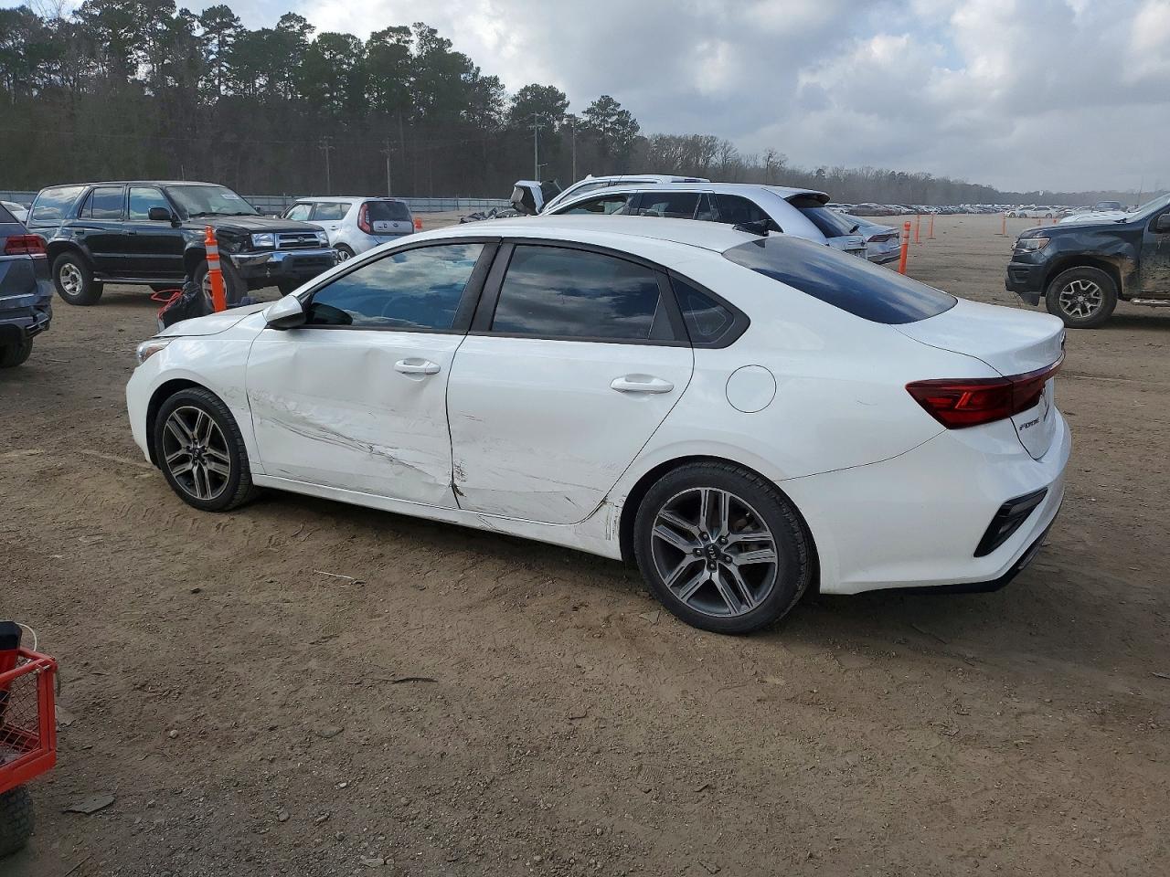 2019 KIA FORTE photo 2