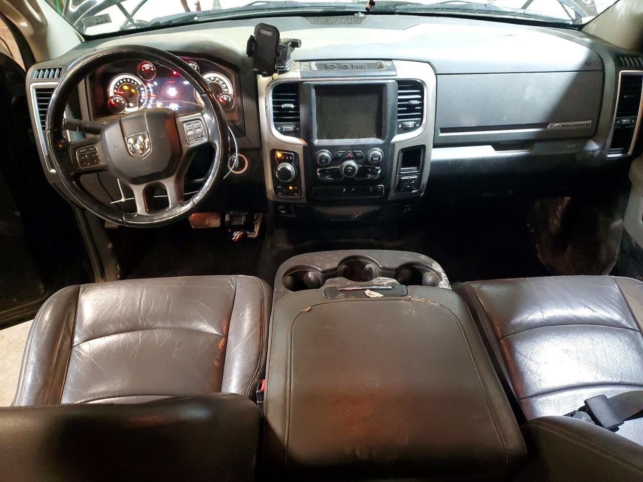 2016 RAM 1500 SLT photo 8