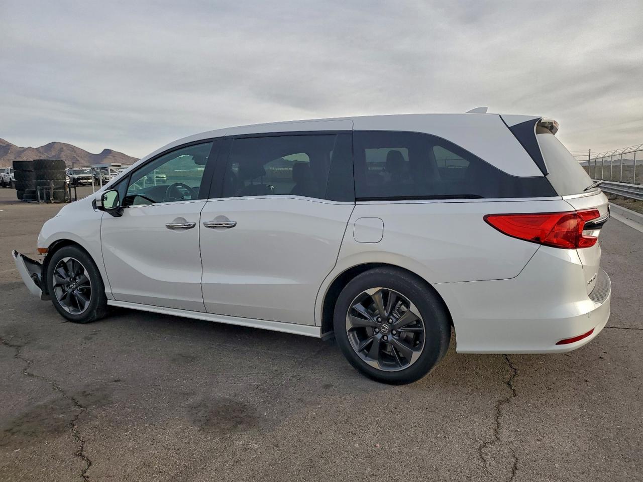 2023 HONDA ODYSSEY ELITE photo 2