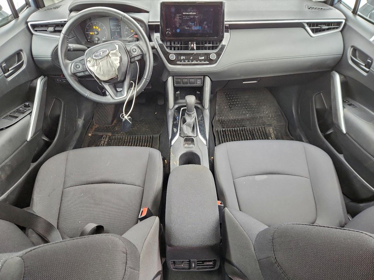 2024 TOYOTA COROLLA CROSS LE photo 8