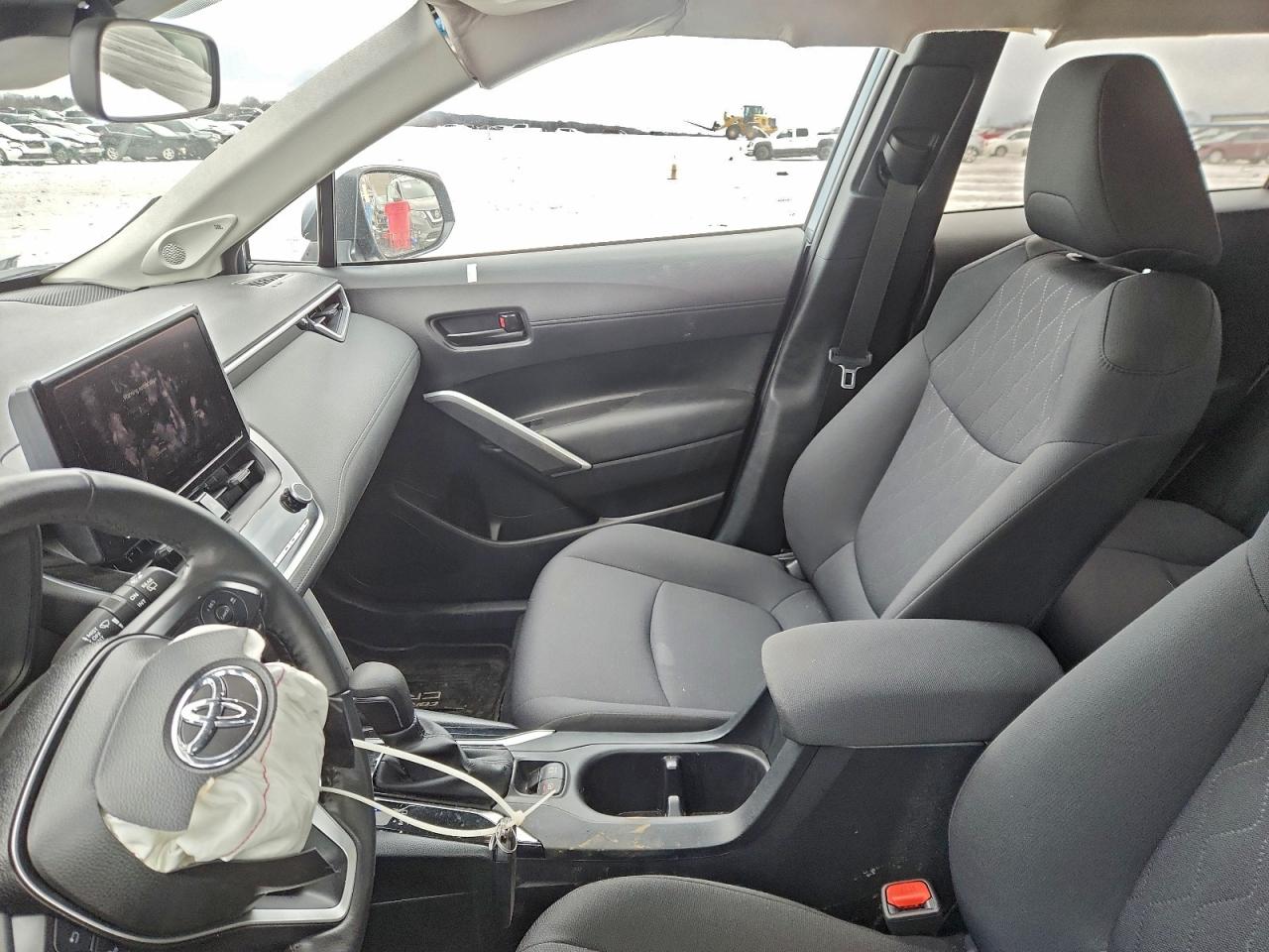 2024 TOYOTA COROLLA CROSS LE photo 7